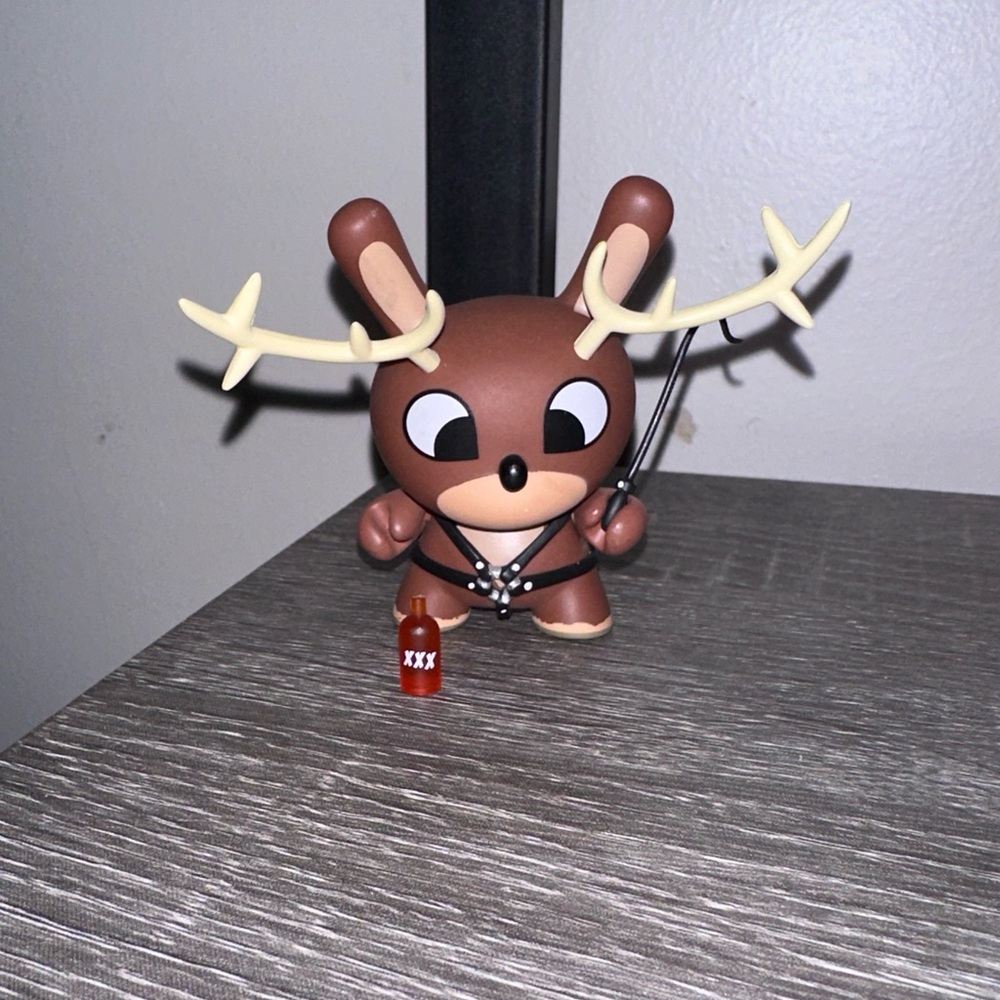 Kidrobot reindeer dunny